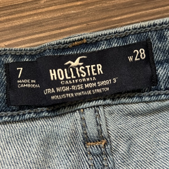 Hollister Ultra High Rise Mom Short - Picture 4 of 5